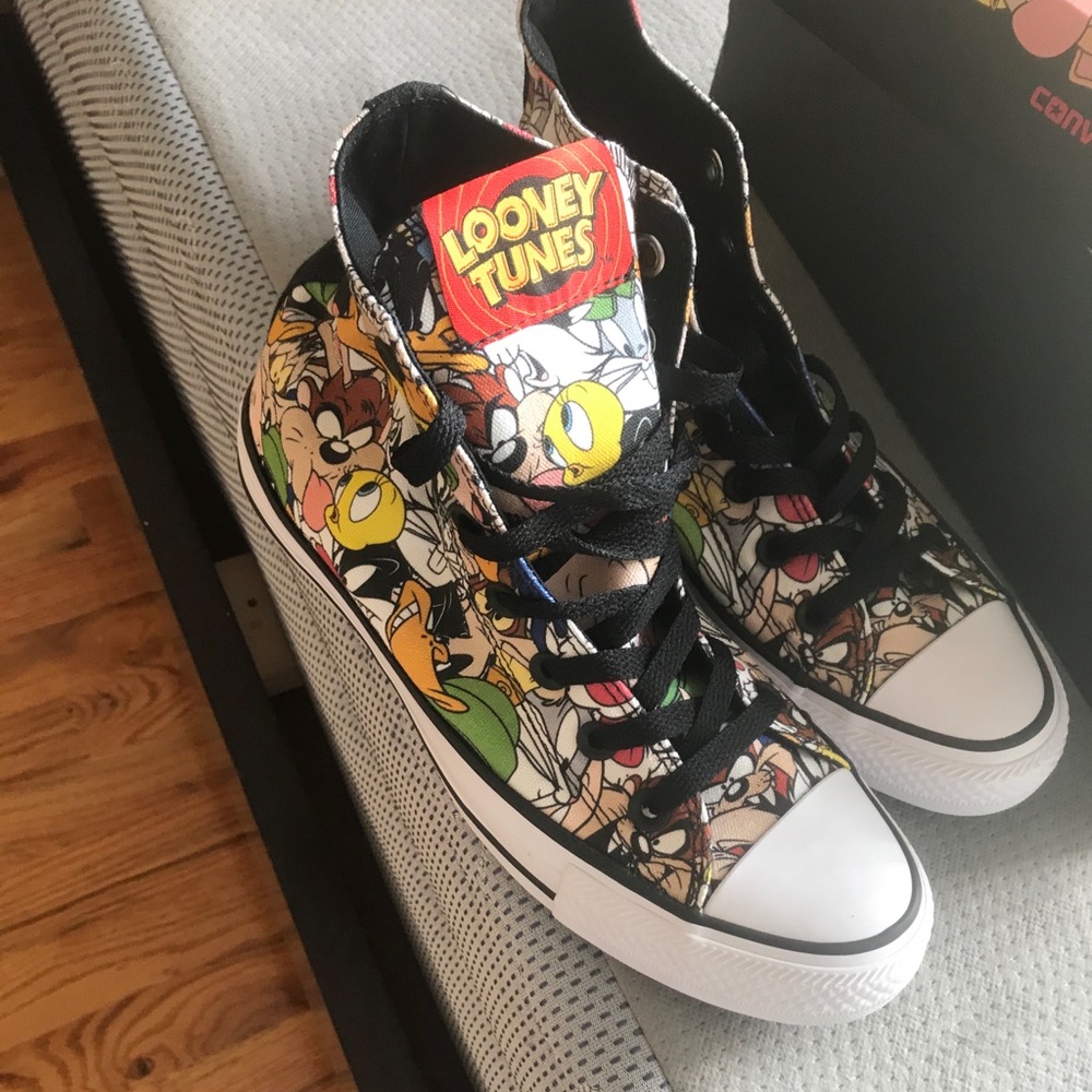 Looney Tunes Converse